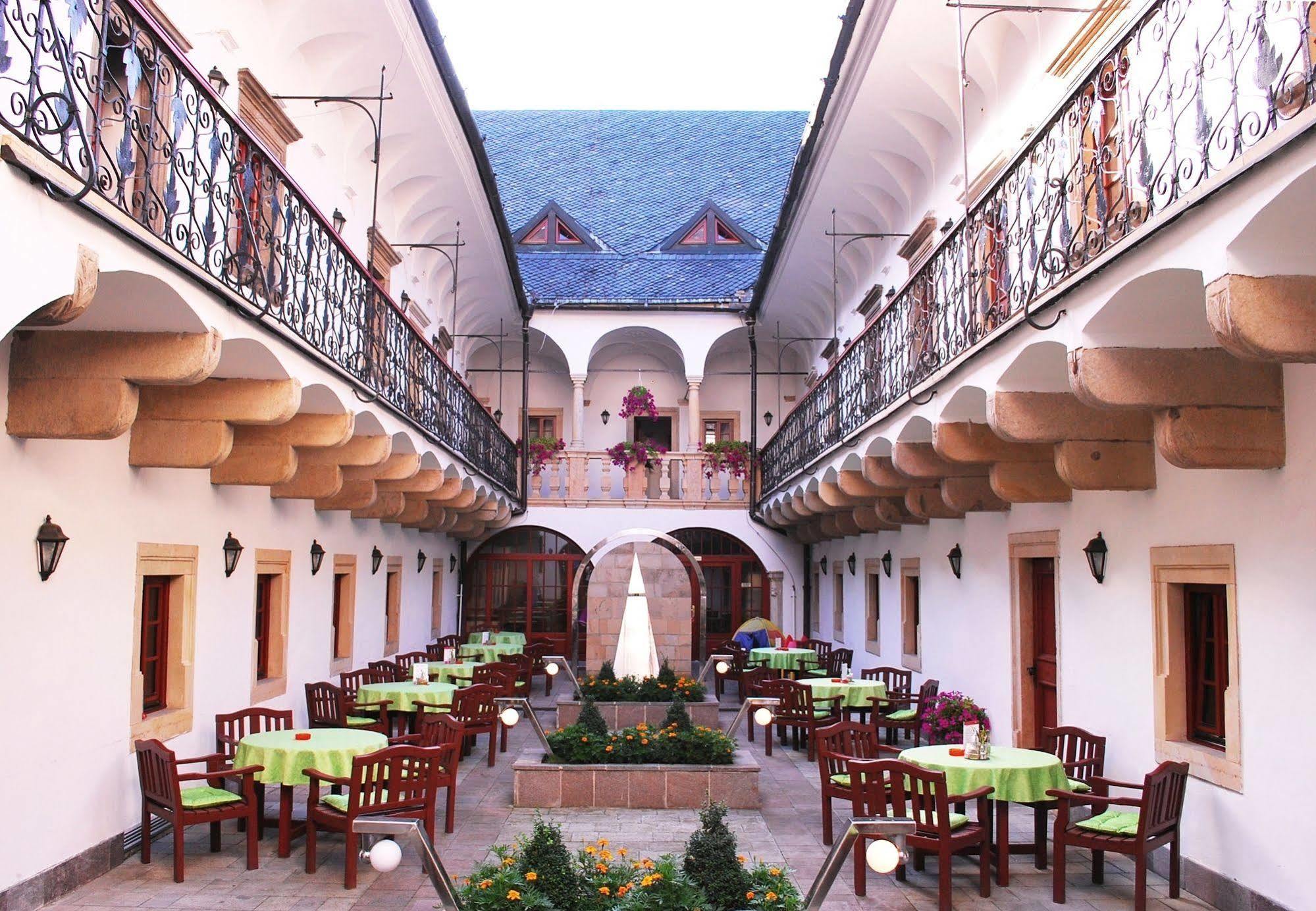Hotel Stela เลอโวชา ภายนอก รูปภาพ
